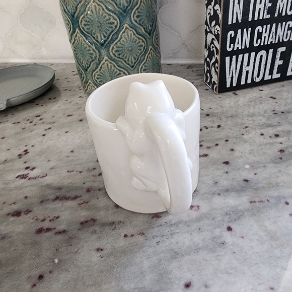 Vintage 1977 Fitz & Floyd "Catnap" Mug 3D Cat Handle & Fish White 3" High - Picture 3 of 5